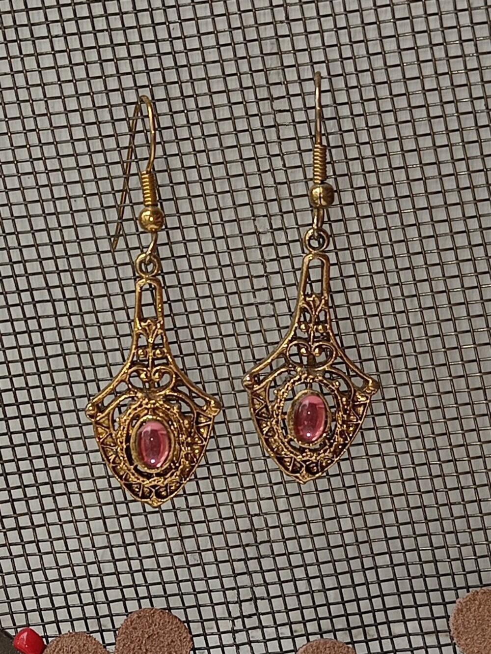 Vintage 80s Gold-Tone+ Pink Filigree Drop Earrings Bridgerton New Romatics Fops